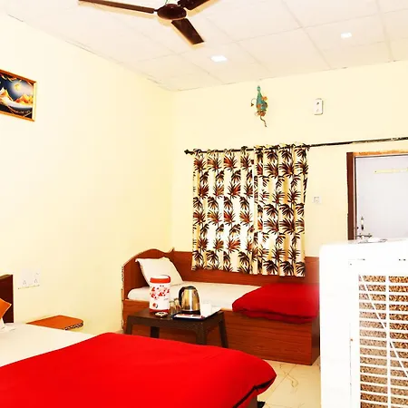Samarth Home'Stay Pachmarhi Exterior photo