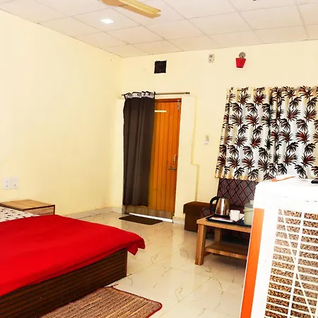 Samarth Home'Stay Pachmarhi Exterior photo