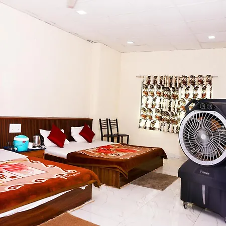 Samarth Home'Stay Pachmarhi Exterior photo