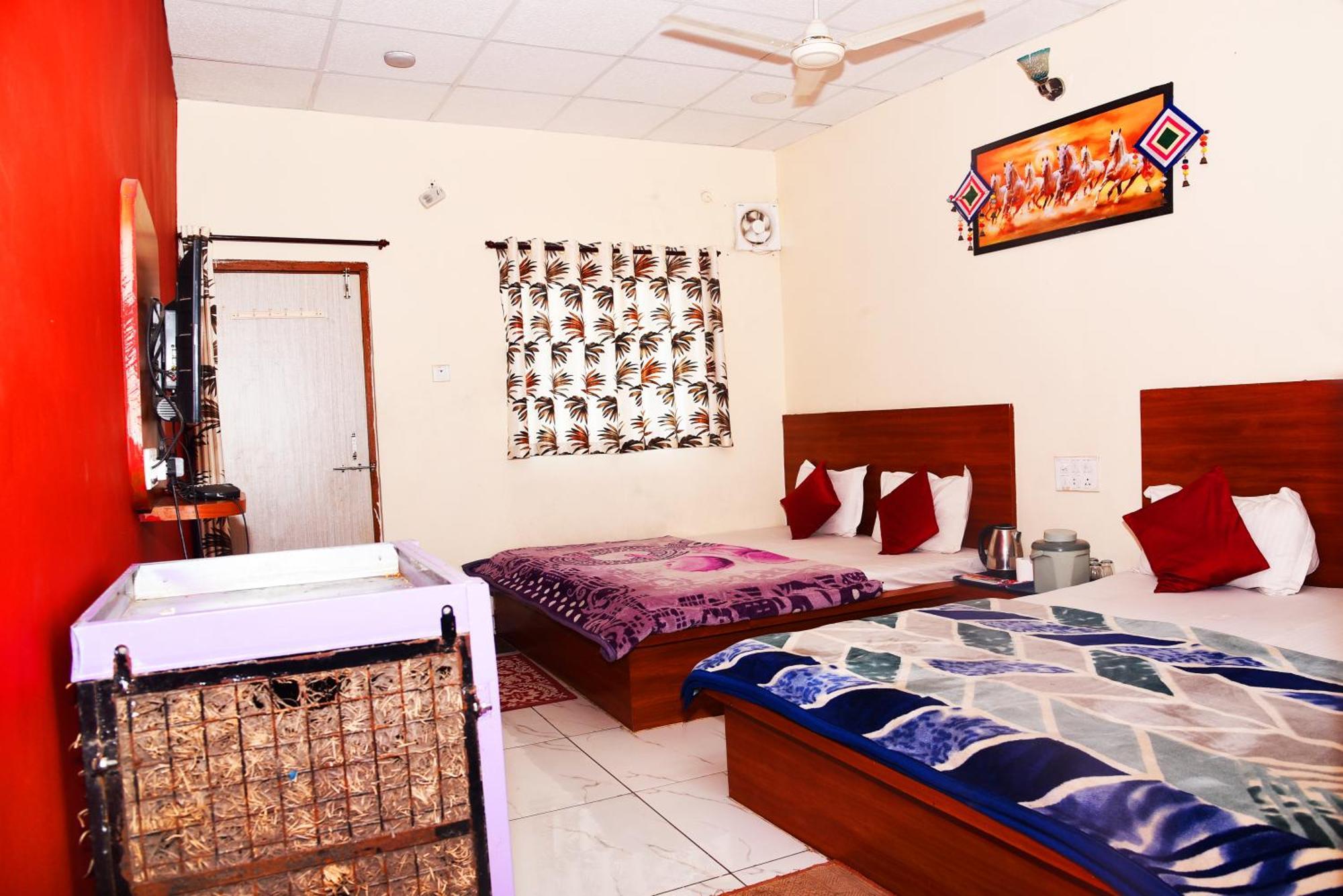 Samarth Home'stay *